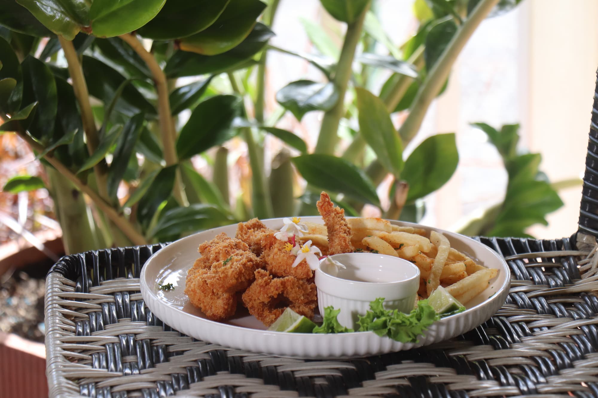 Deditos de pollo con papitas